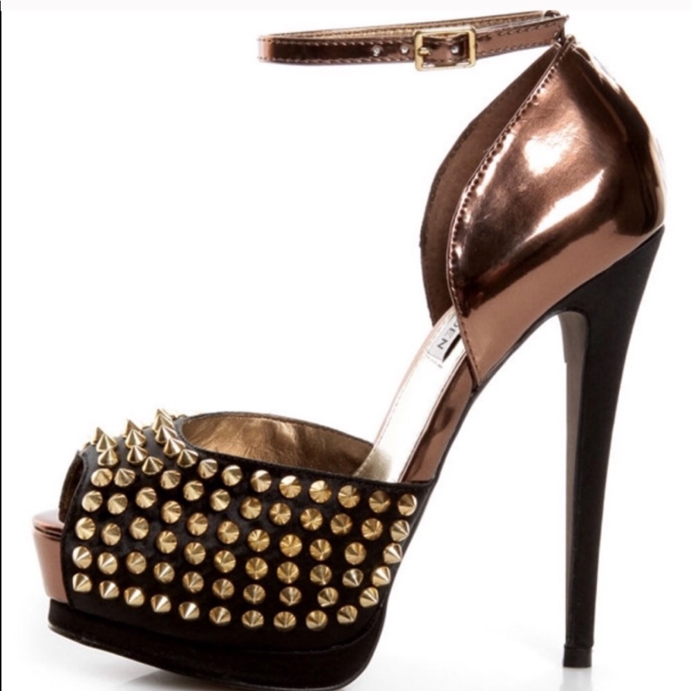 SALE!!! Sexiest Shoes Around Steve Madden Heels